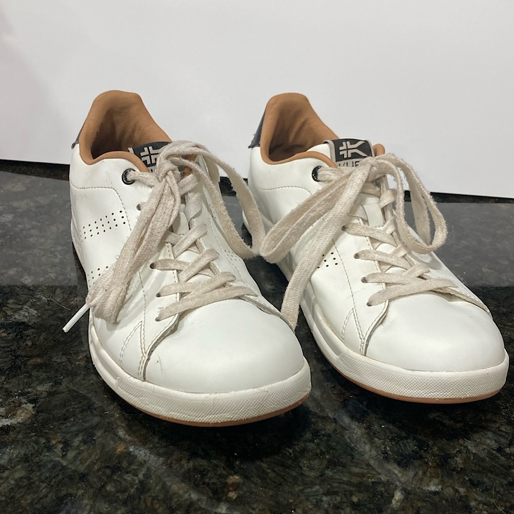 Kuru Roam cloud shoes
